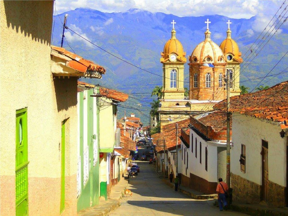 La Serrana Hostal Spa Socorro Luaran gambar