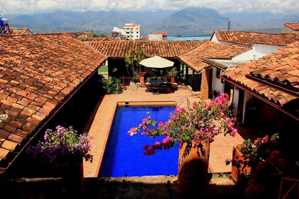 La Serrana Hostal Spa Socorro Luaran gambar